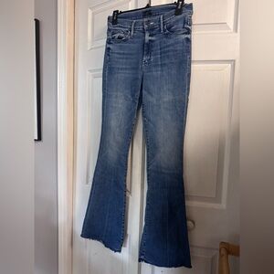 MOTHER Weekender Fray Jeans size 28